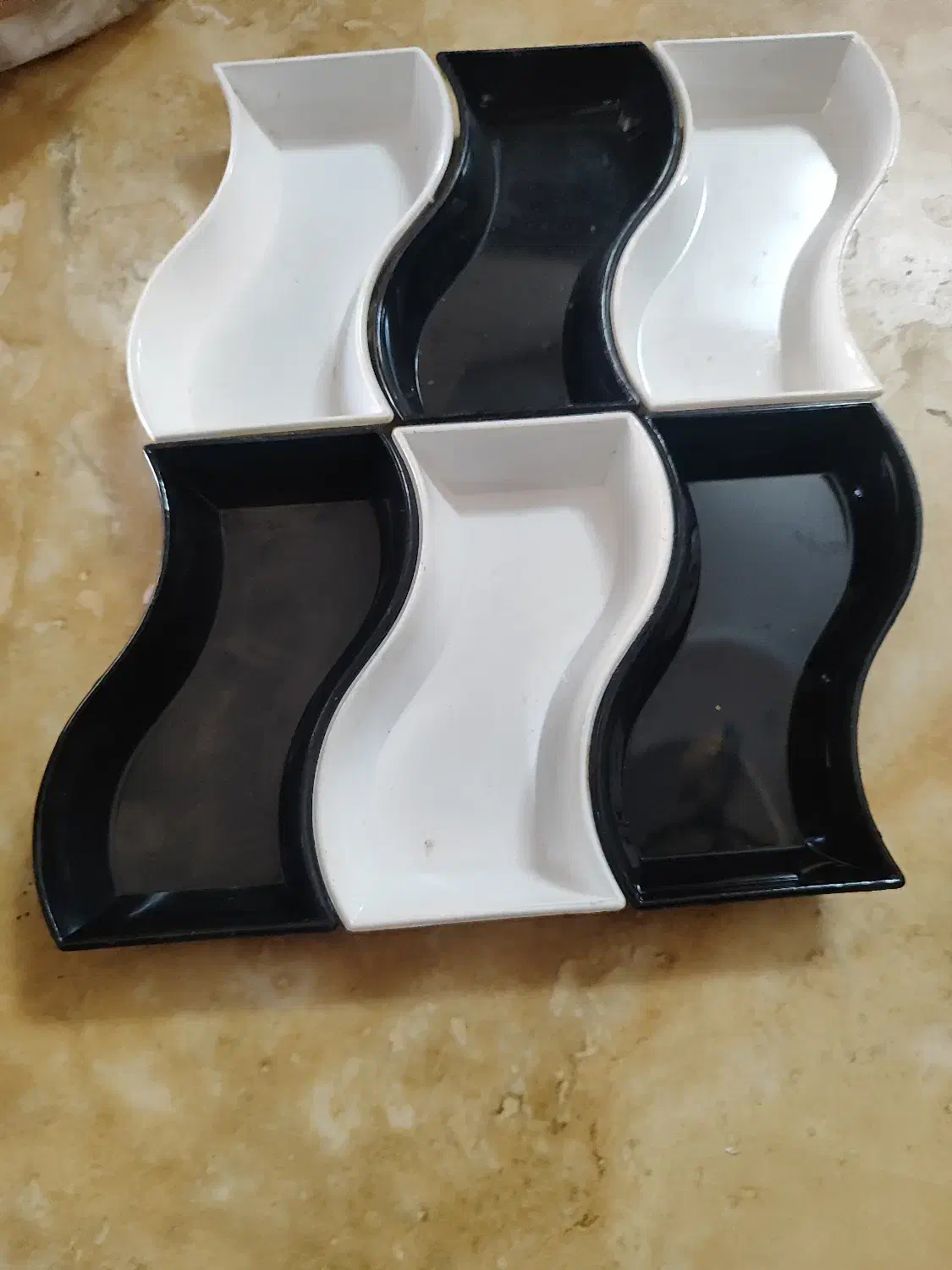 تعدادیظروفآشپزخانه|ظروف سرو و پذیرایی|کاشان, سرفره و صدره|دیوار