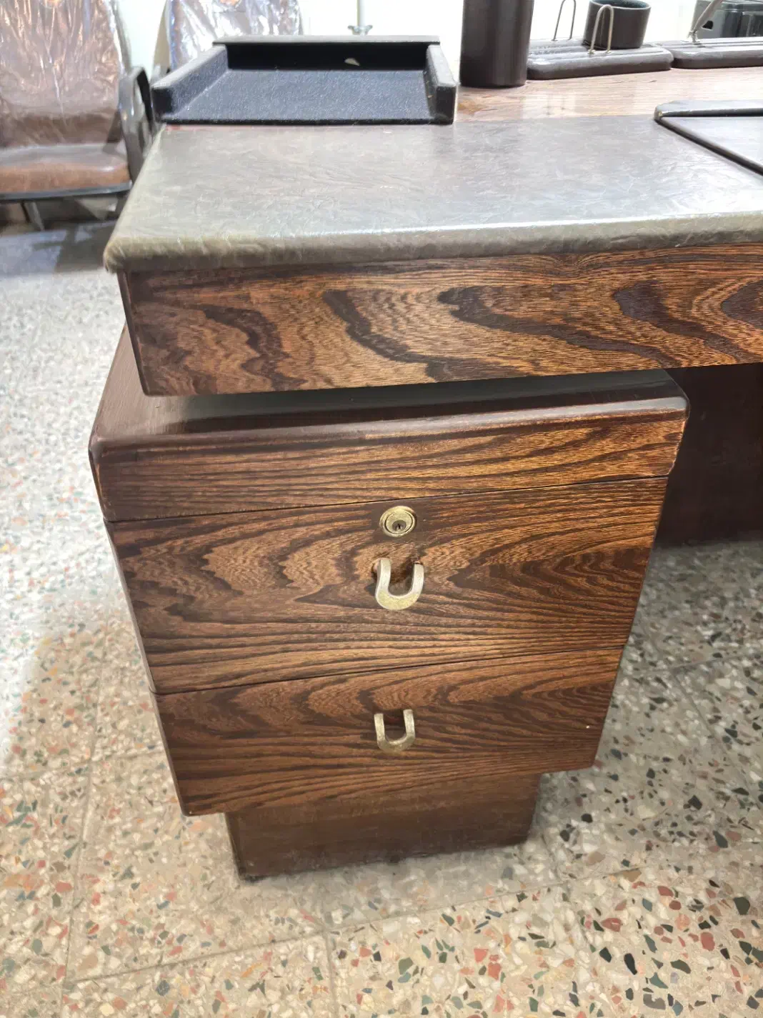 میز مخصوص دفتر کار از چوب|مبلمان اداری|بابل, |دیوار