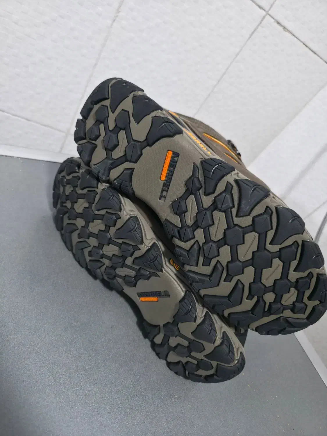 کفش کوهنوردی استوک اورجینال مارک مرل انگلیس درصدرا|کیف، کفش، کمربند|شیراز, علوم پزشکی|دیوار