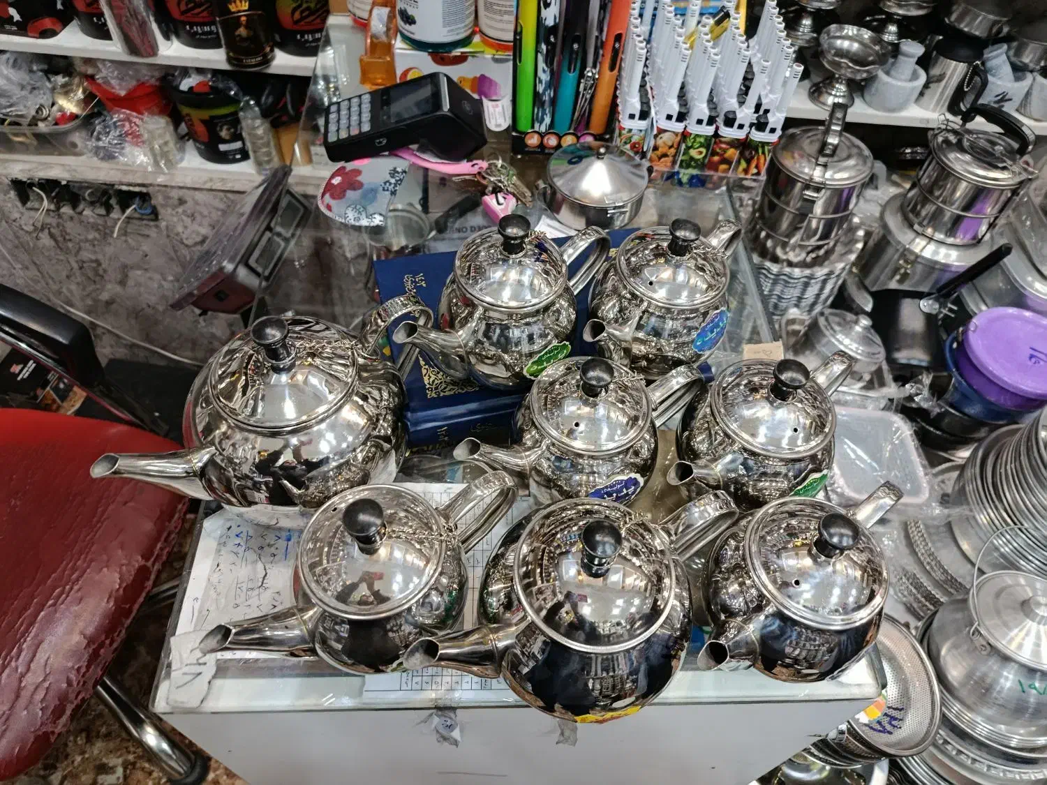 طرح تعویض ظروف کهنه بانو|ظروف پخت‌وپز|شاهین‌شهر, عطار|دیوار