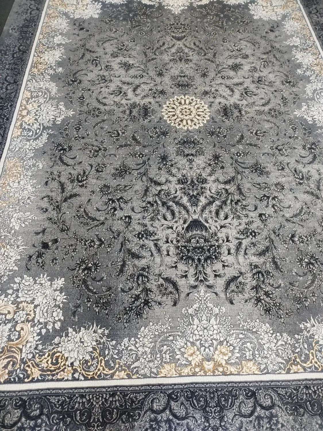 فرش ۱۲متری ۷۵۰شانه|فرش|بیرجند, |دیوار