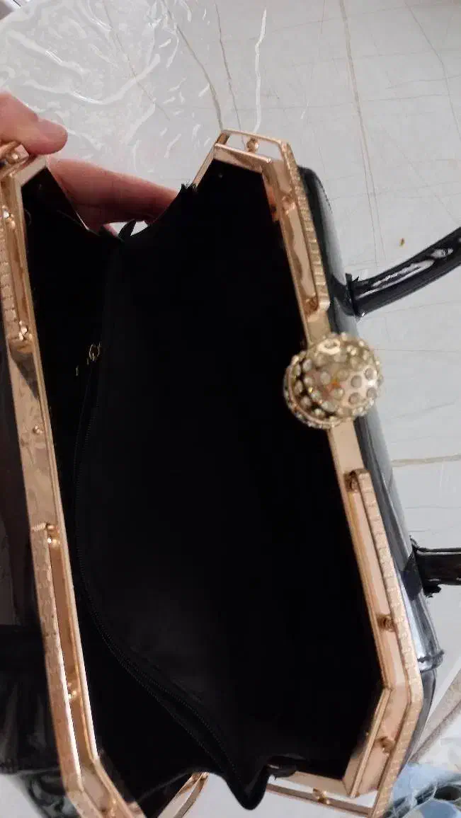 کیف دستی زنانه نو وکاملا سالم مجلسی|کیف، کفش، کمربند|پرند, فاز ۶|دیوار