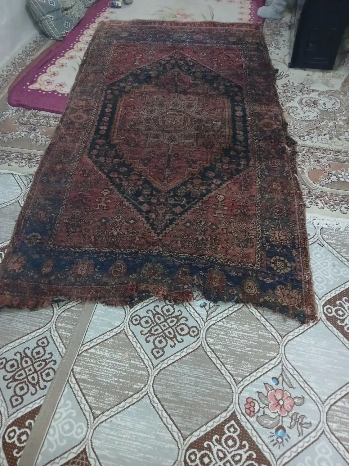 فرش قدیمی|فرش|قم, ولیعصر|دیوار