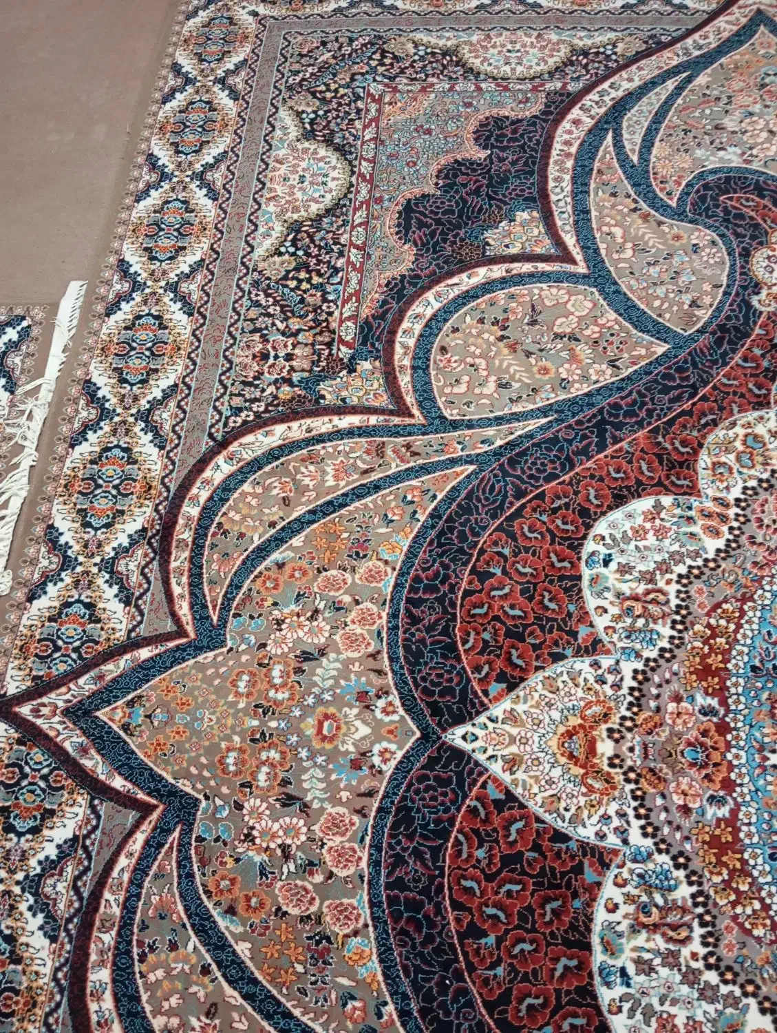 فرش 12متره یک جفت|فرش|شاهین‌شهر, فردوسی|دیوار