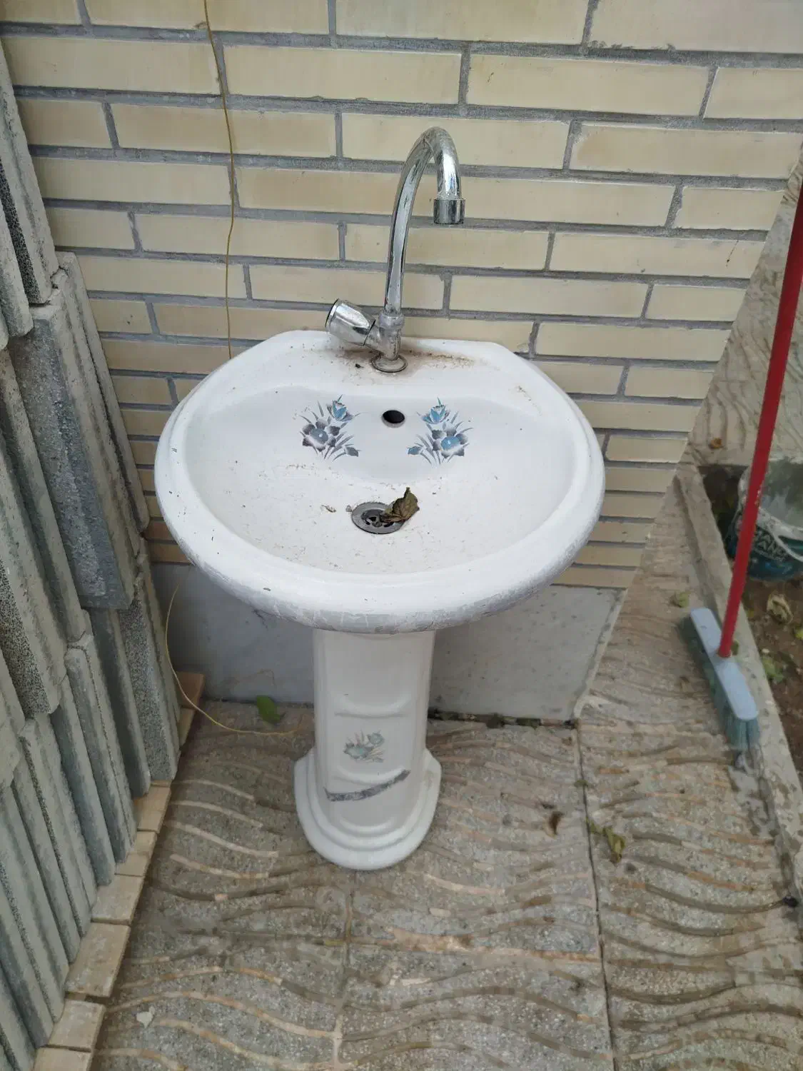 روشوع|لوازم سرویس بهداشتی|یزد, |دیوار