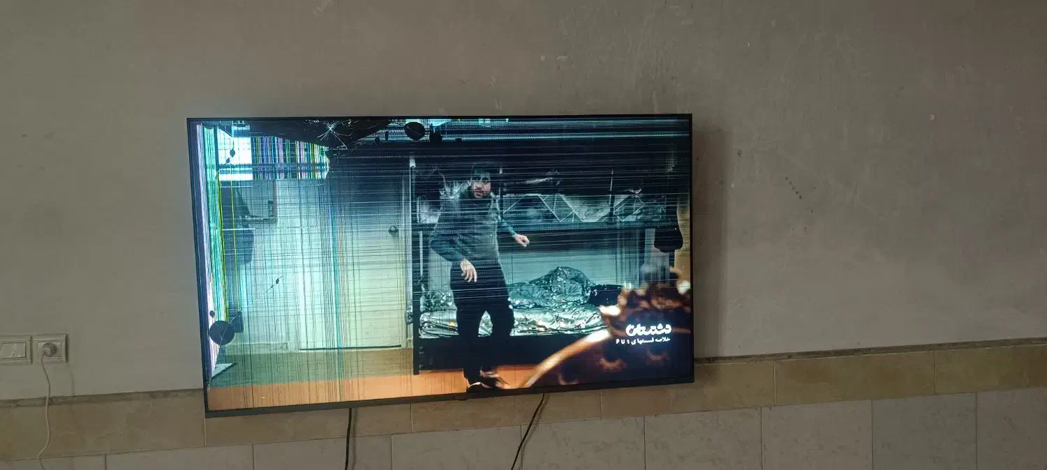 تلویزیون ۶۵ اینچ|تلویزیون و پروژکتور|قنوات, |دیوار