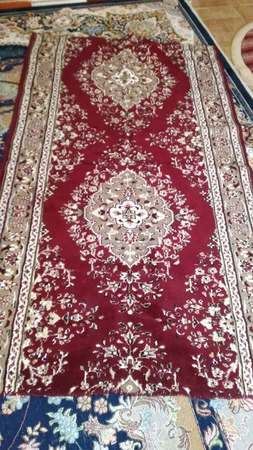 کناره سالم و در حد نو|فرش|مراغه, |دیوار