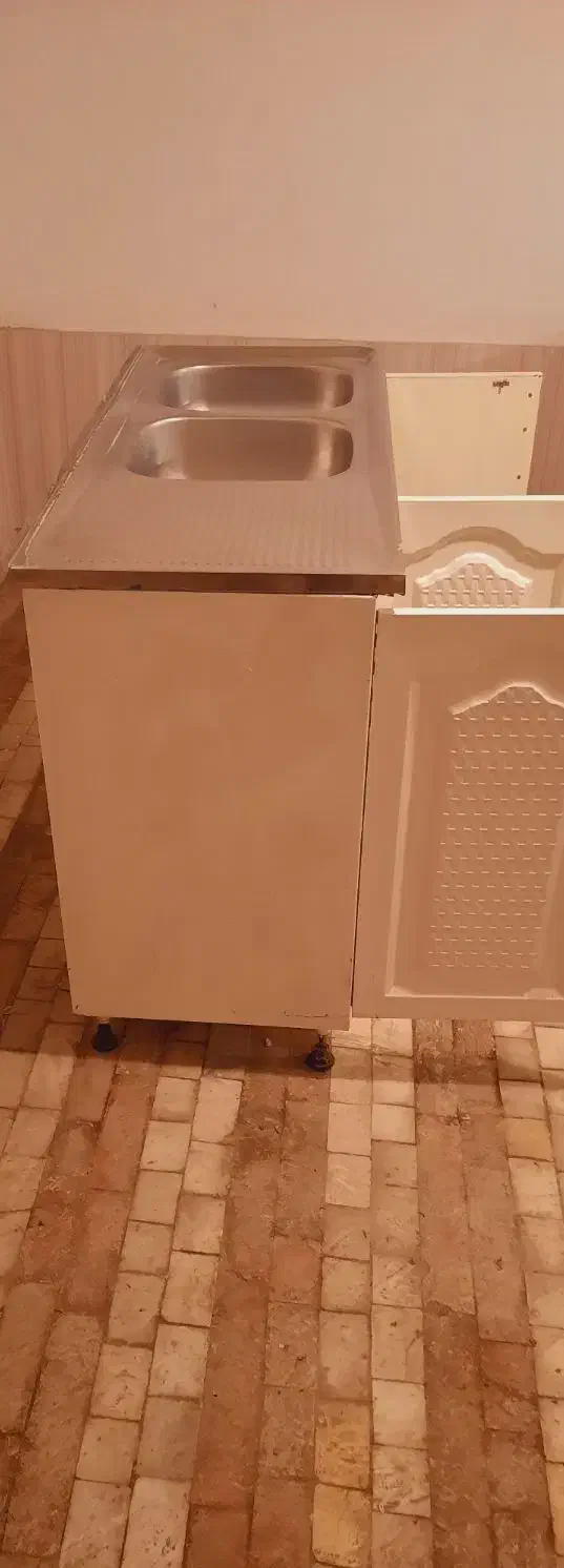 کابینت آشپزخانه مربوط به قسمت سینک ظرفشویی|مصالح و تجهیزات ساختمان|مراغه, |دیوار