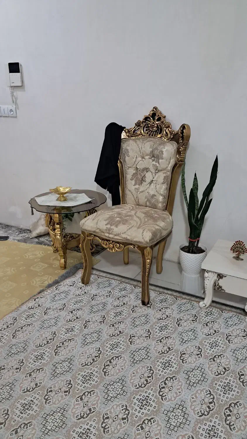 مبل ۹ نفره سلطنتی کاملا نو و تمیز|مبلمان خانگی و میز عسلی|قدس, شهر‌قدس|دیوار