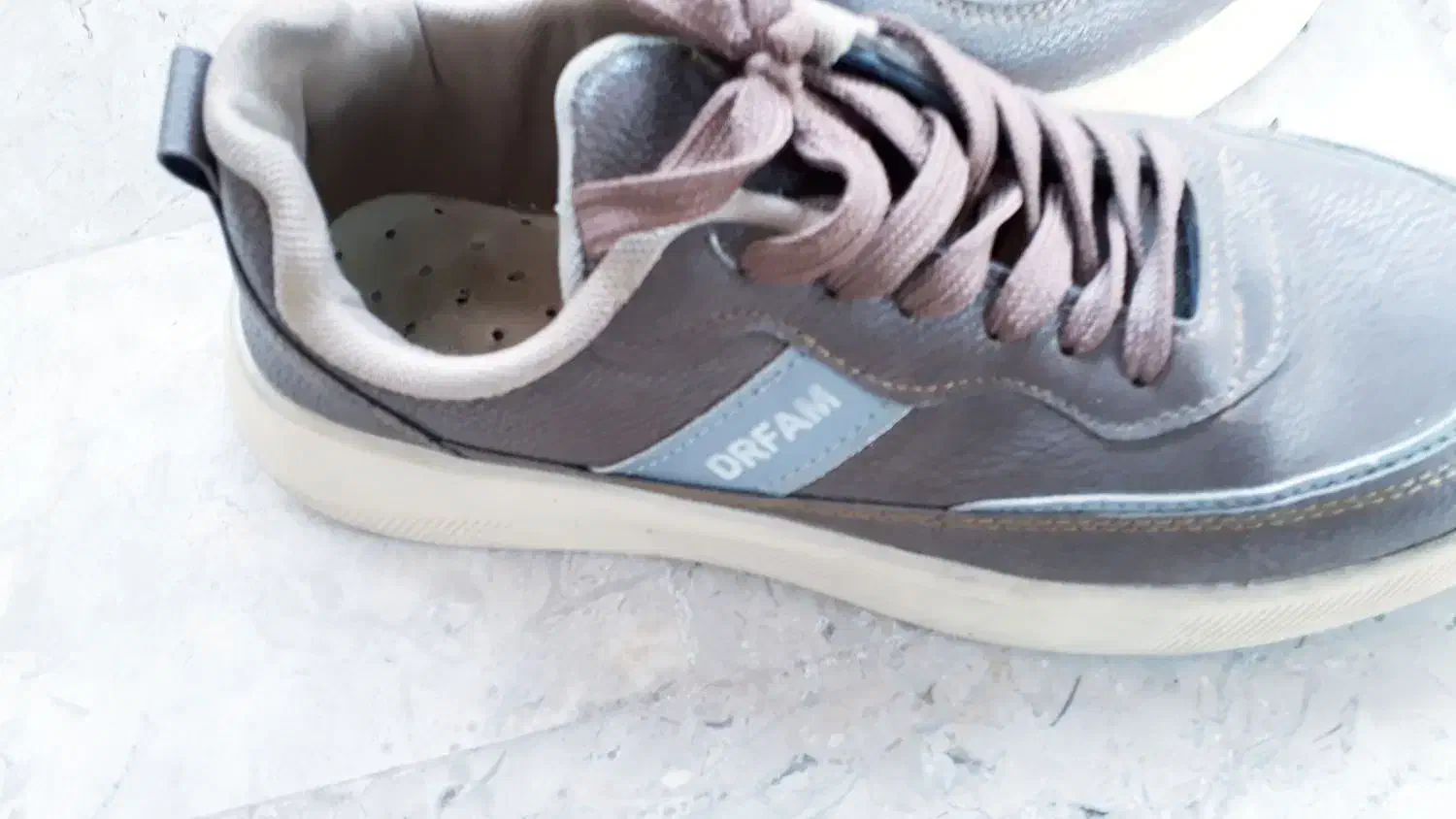 کفش کتانی نو|کیف، کفش، کمربند|شاهرود, |دیوار