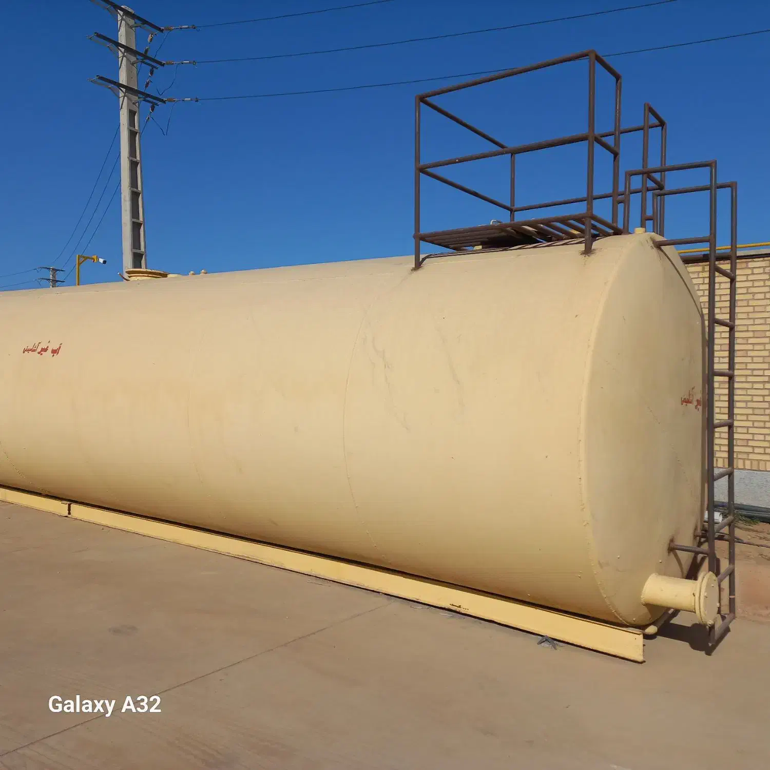 دوعدد تانکر ۶۰ هزار و۷۰هزار|مصالح و تجهیزات ساختمان|اسفرورین, |دیوار