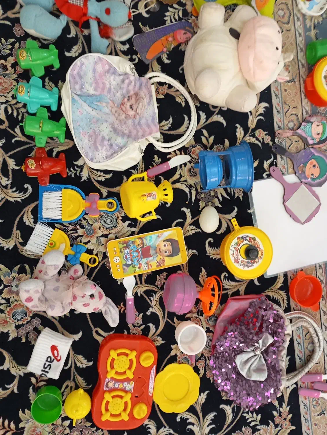 اسباب بازی همش با هم ۲۰۰تومن|اسباببازی|قم, دروازه ری|دیوار