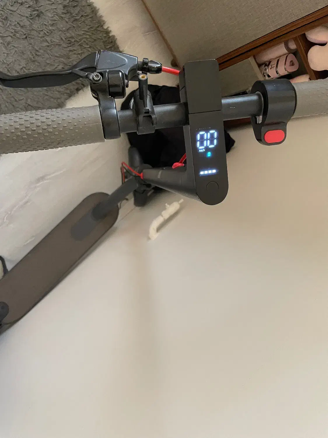 اسکوتربرقی|دوچرخه، اسکیت، اسکوتر|مشهد, چهارچشمه|دیوار