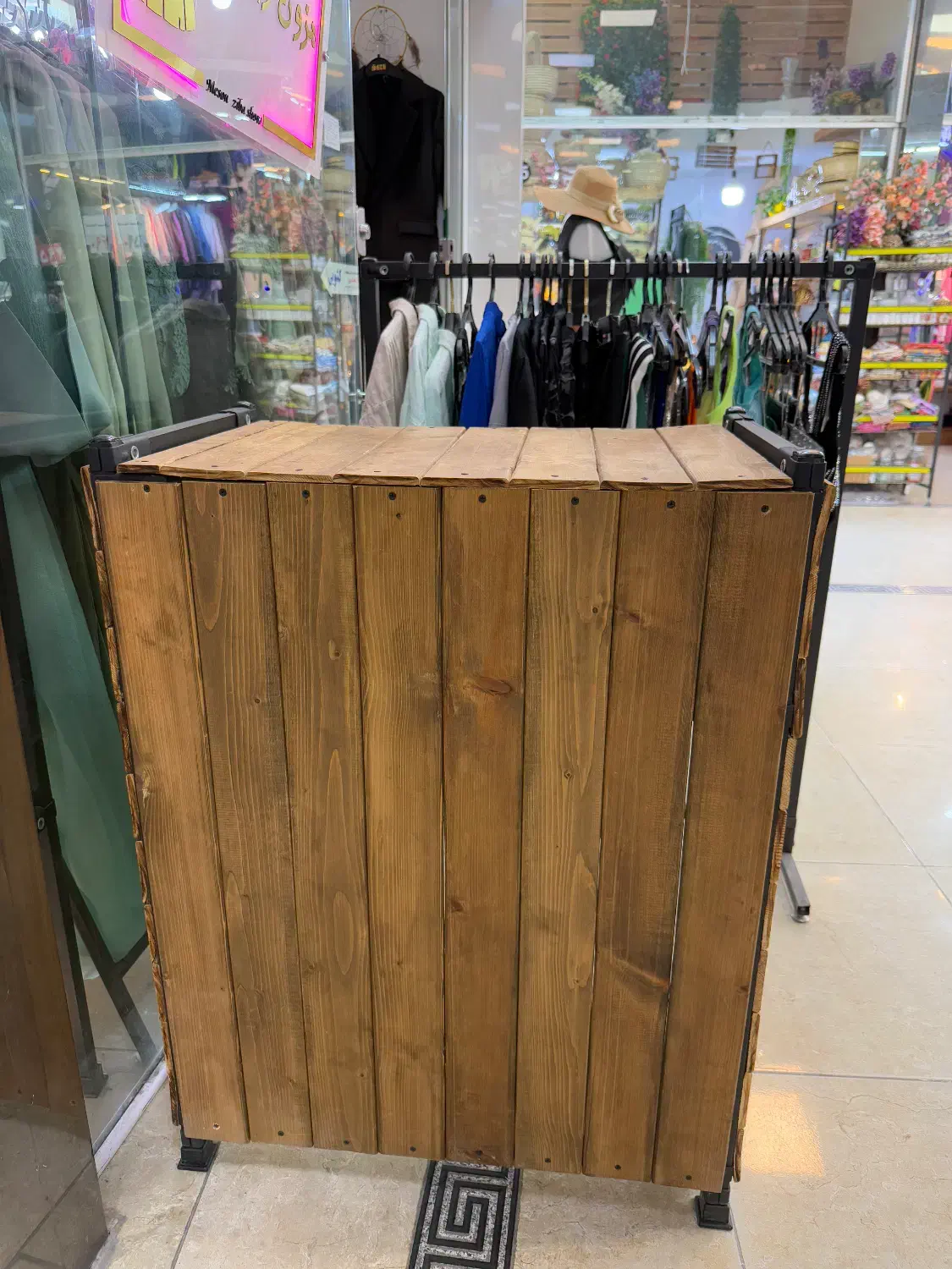 میز|مبلمان اداری|ساری, |دیوار