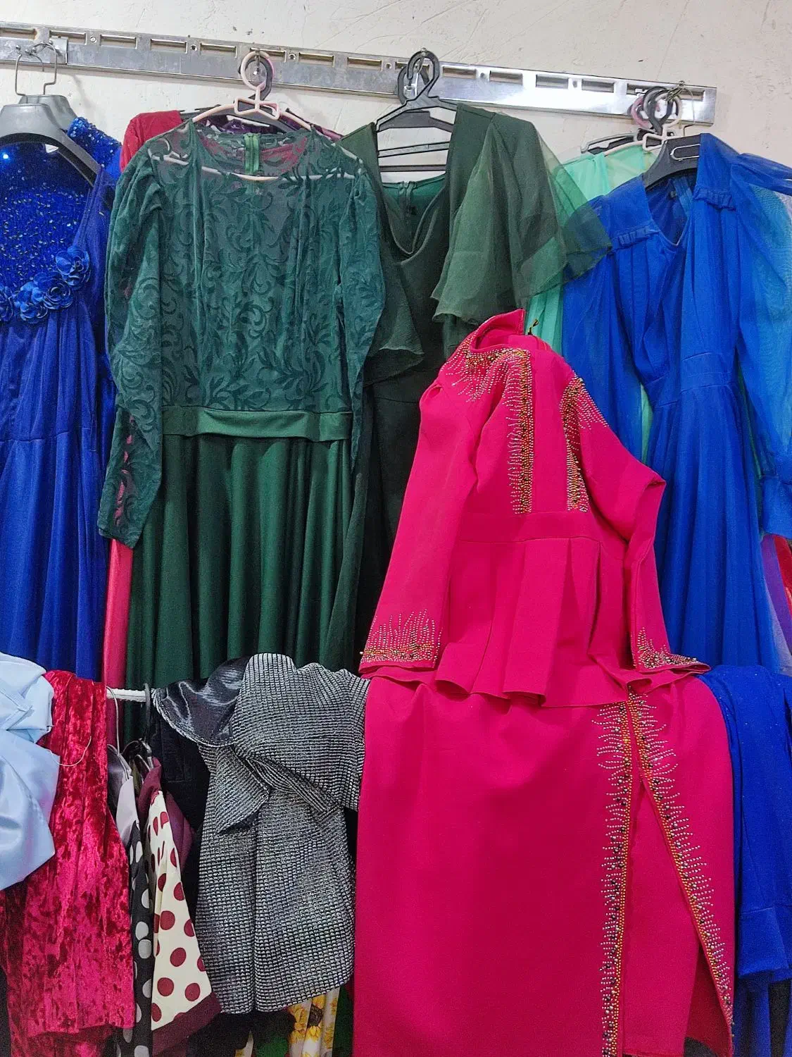 لباس مجلسی زنانه ودخترانه کرایه فروش|لباس|بندر گناوه, |دیوار