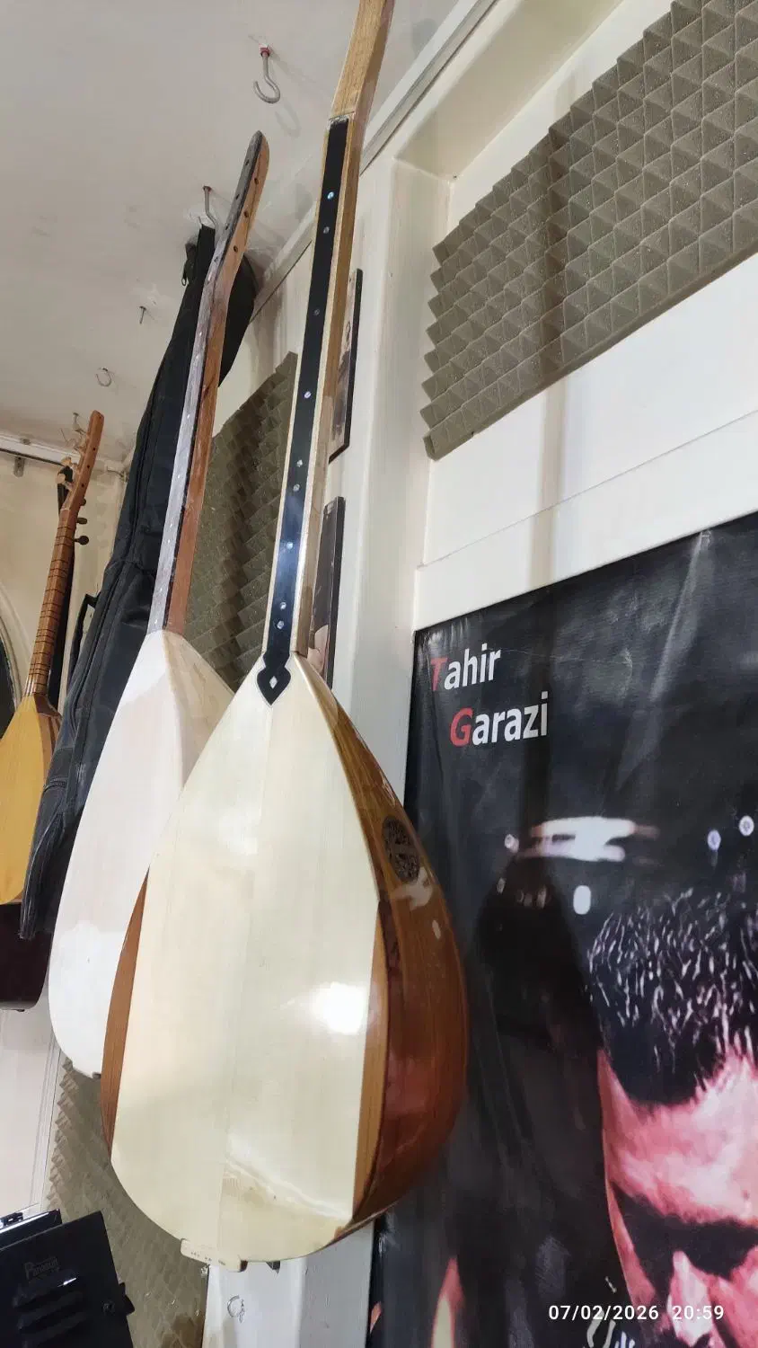 دست چپ باغلاما نو|سازهای سنتی|تبریز, |دیوار