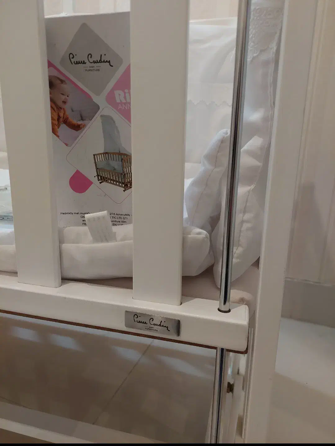 تخت وگهواره کنار تخت مادر،کارِ تُرک|اسباب و اثاث بچه|نیشابور, دارایی|دیوار