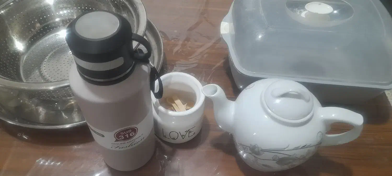 مقداری وسایل آشپزخانه|قوری، کتری، قهوه‌ساز دستی|اندیمشک, |دیوار