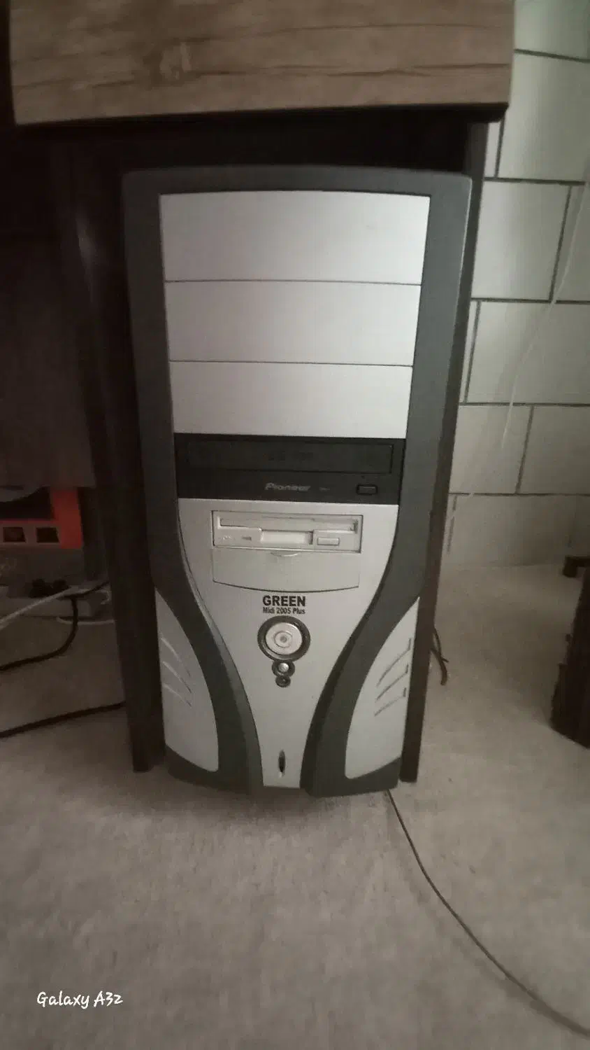 کامپیوتر|رایانه رومیزی|اراک, |دیوار