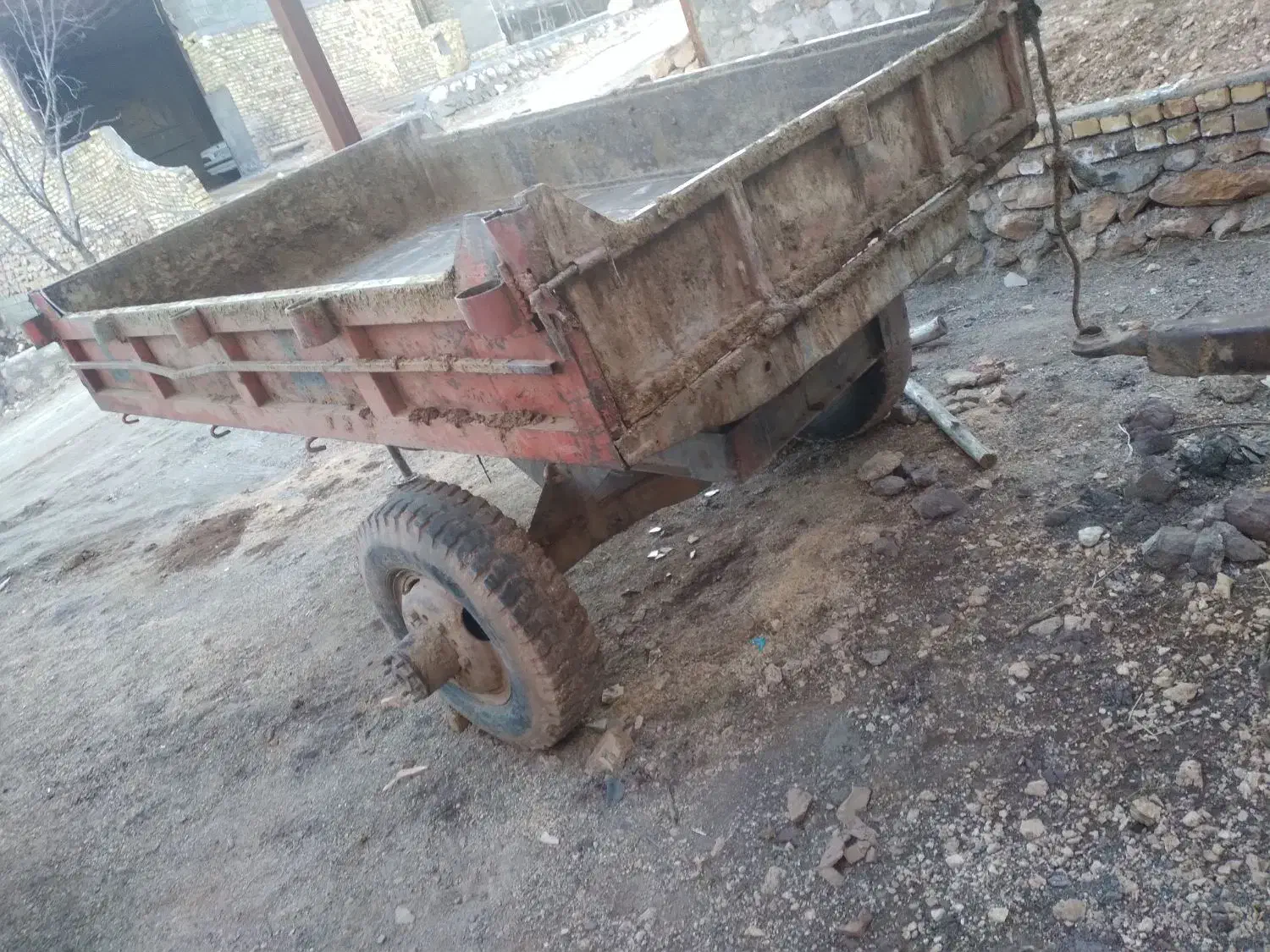 تریلی|ابزارآلات|قیدار, |دیوار