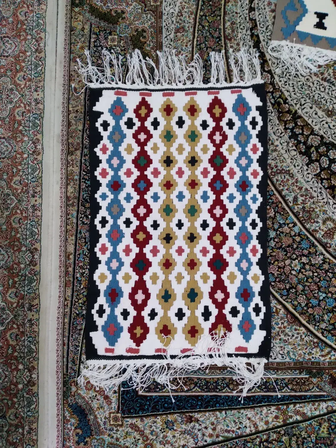 گلیم های دست بافت سنتی|گلیم، جاجیم، گبه|رشت, لاکان|دیوار