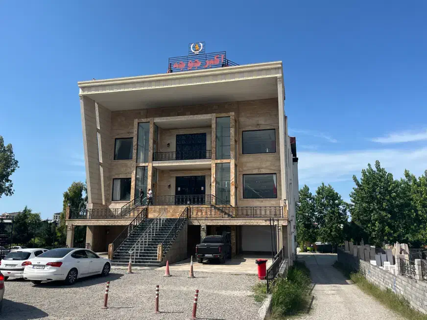 نیروی کار ساده در سالن و آشپزخانه(بیمه و جای خواب)|استخدام خدمات فروشگاه و رستوران|نوشهر, |دیوار