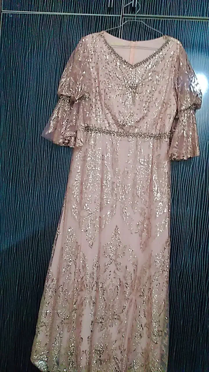 لباس مجلسی|لباس|کارون, |دیوار