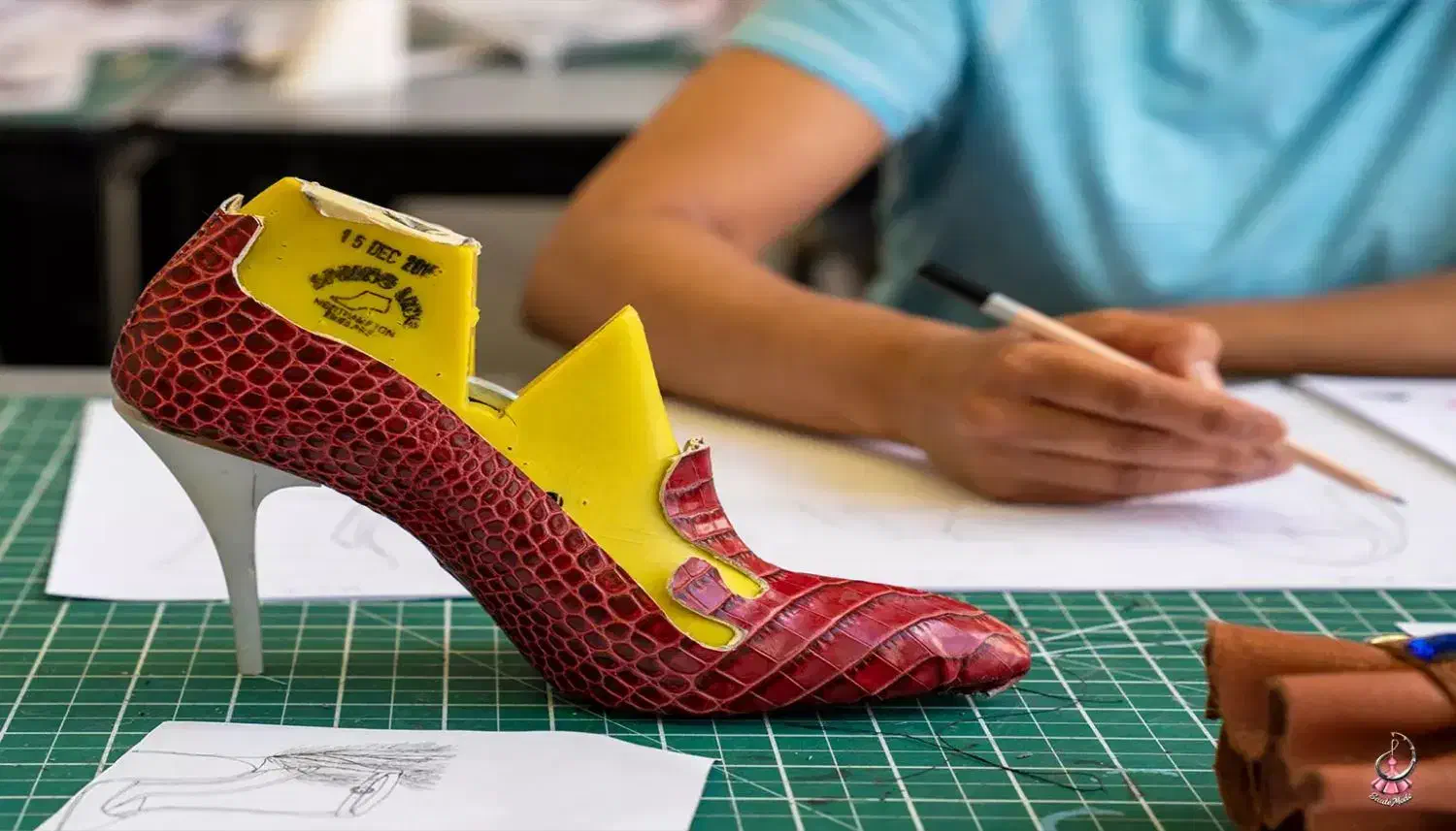 نیازمند مدلسازی برای صندل و دمپایی|استخدام هنری و رسانه|قم, بیست متری ولیعصر|دیوار