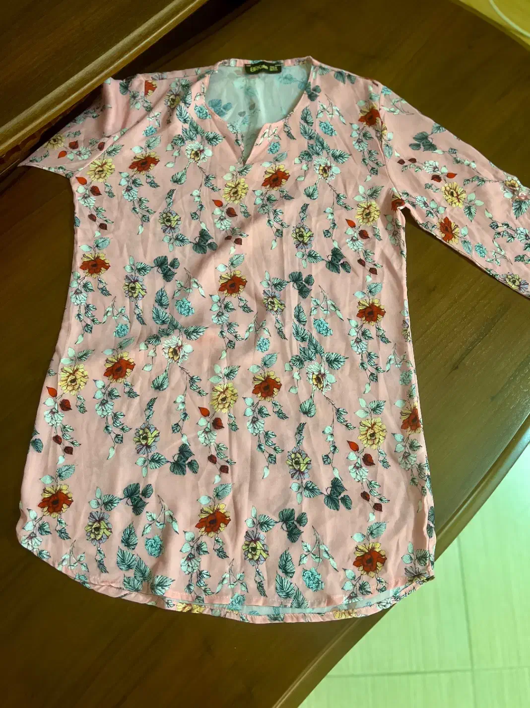 تلفن سنتی|لباس|بابل, |دیوار