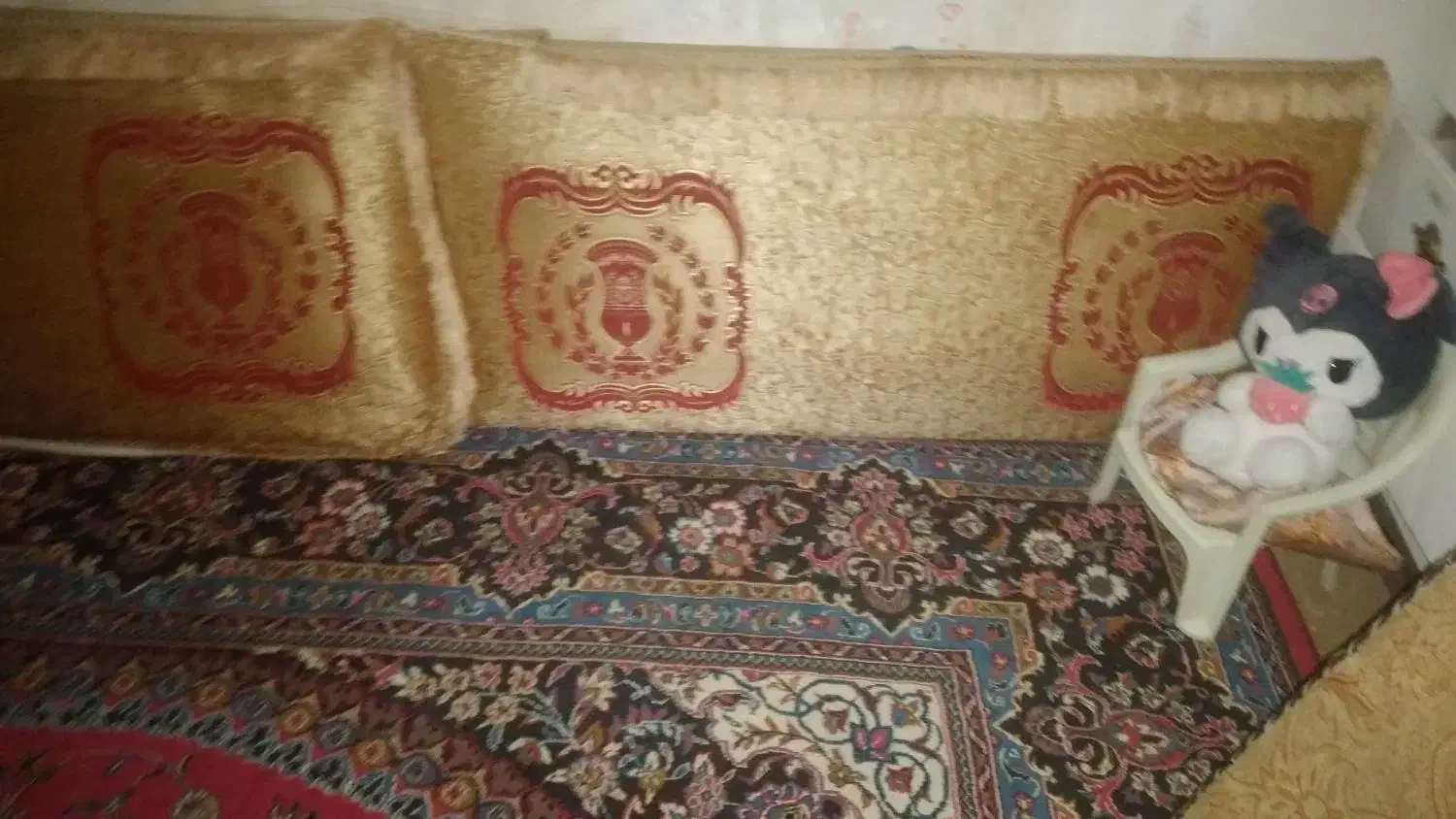 پوشتی|پشتی|بروجرد, |دیوار