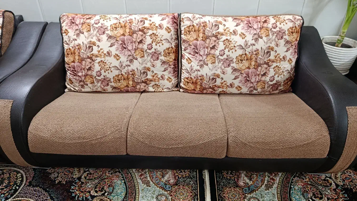 حراج مبل به دلیل کمبود جا|مبلمان خانگی و میز عسلی|قم, یزدانشهر|دیوار