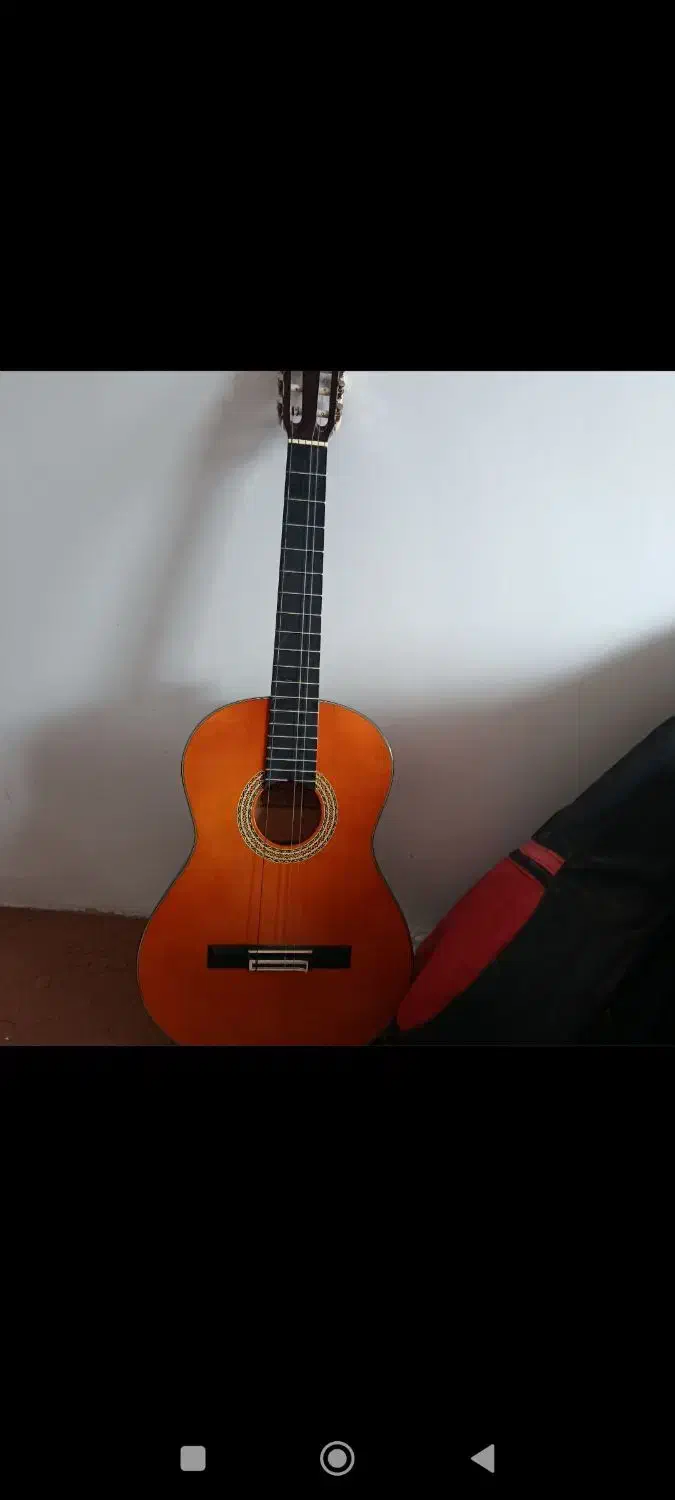 گیتار|گیتار، بیس، امپلیفایر|بم, |دیوار