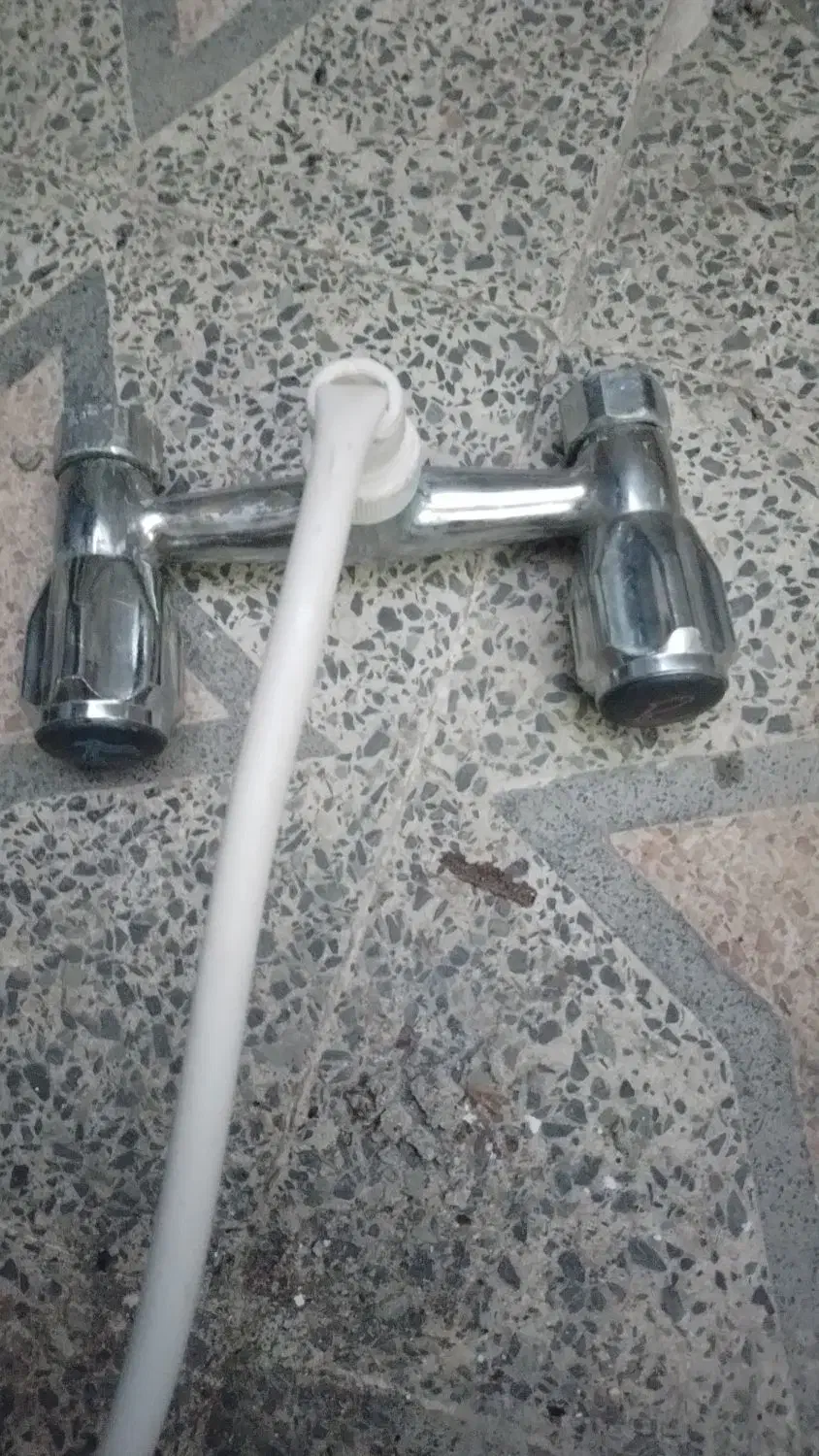 روشویی باشیرآلات|لوازم سرویس بهداشتی|رشت, دیانتی|دیوار