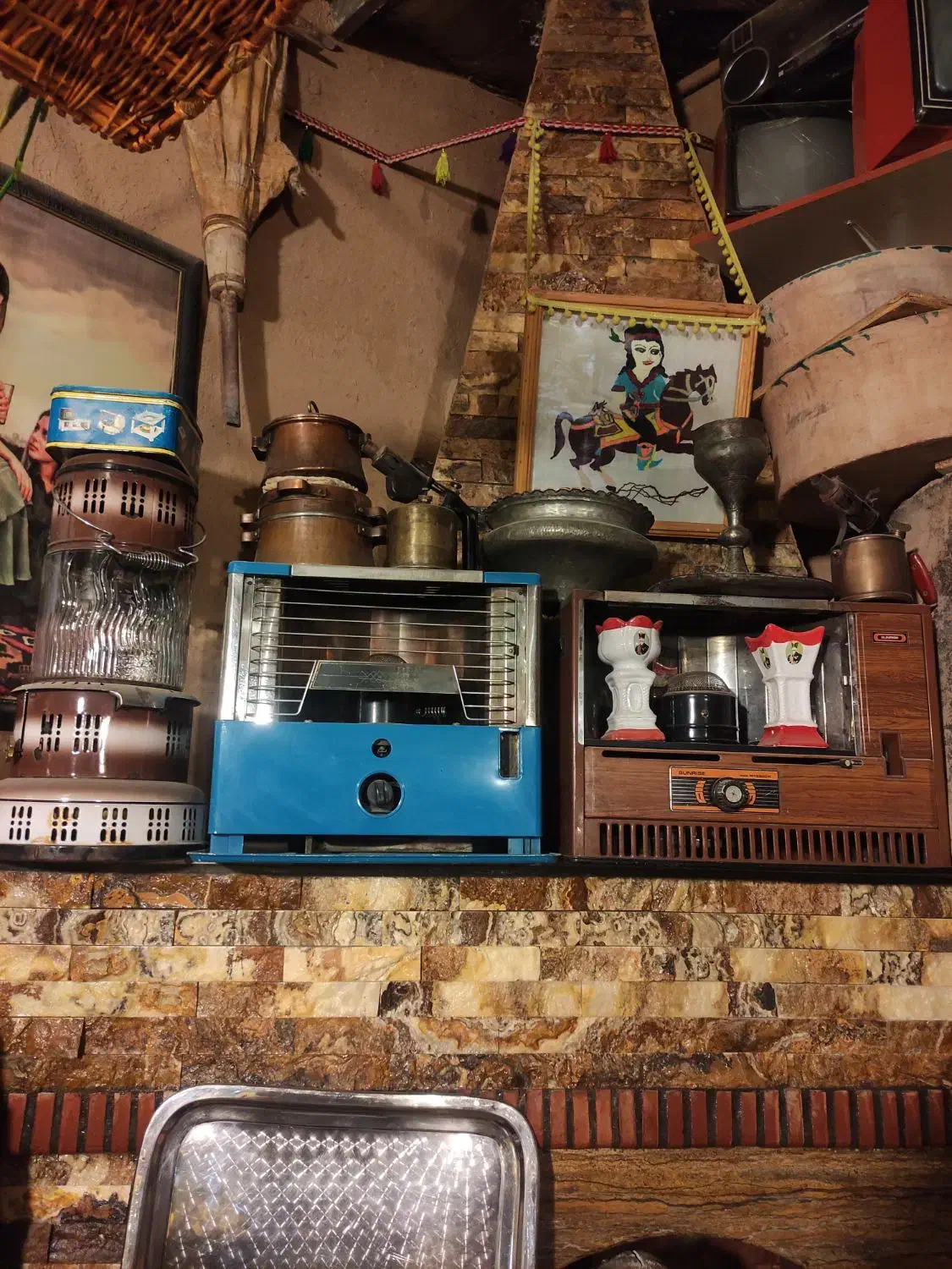 ۴ عددچراغ نفتی قدیمی نو آکبند|کلکسیون اشیاء عتیقه|شهرکرد, |دیوار