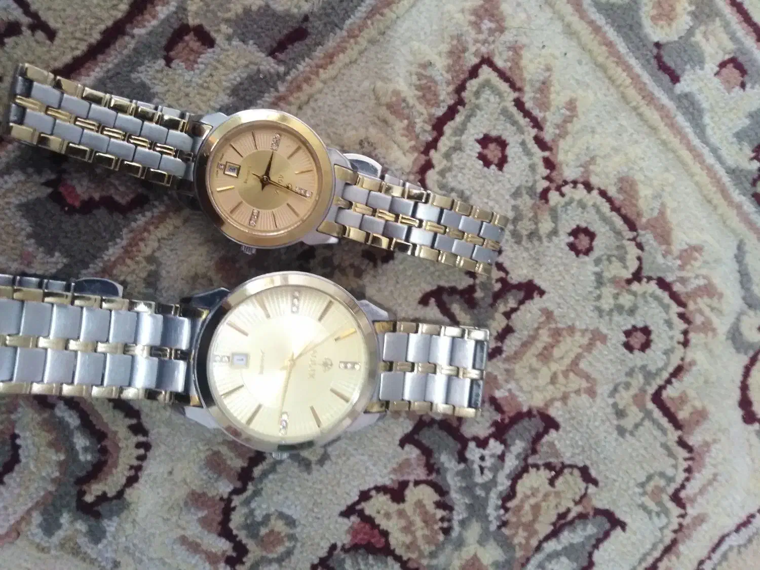 ساعت|ساعت|آباده, |دیوار