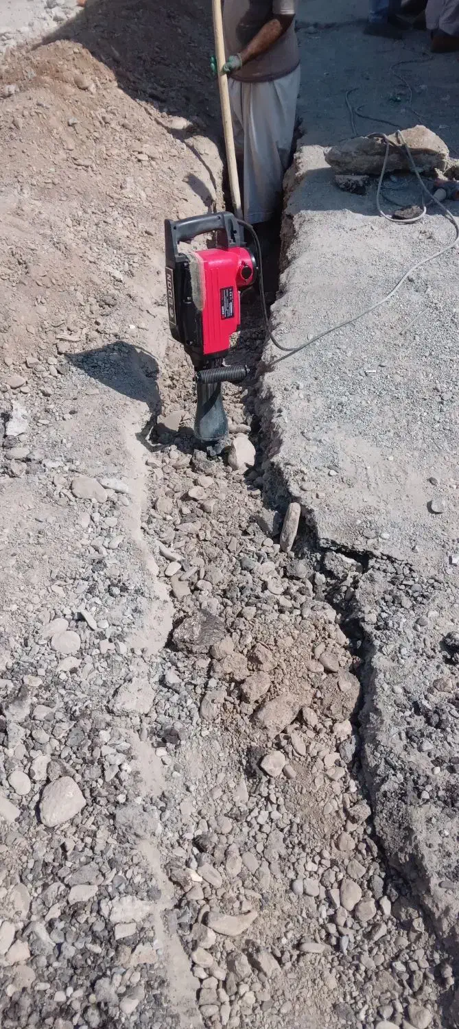 تخریب وکنده کاری با پیکور بزرگ وگوچک باکادر مجرب|خدمات پیشه و مهارت|ایرانشهر, |دیوار