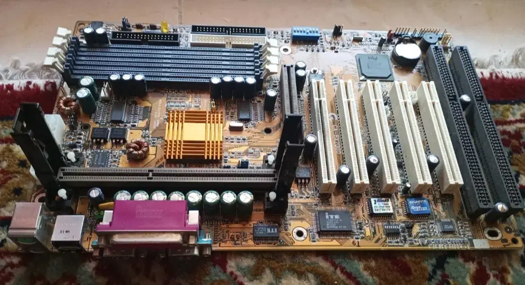 بازیافت قطعات کامپیوتر|قطعات و لوازم جانبی رایانه|لنجان, |دیوار