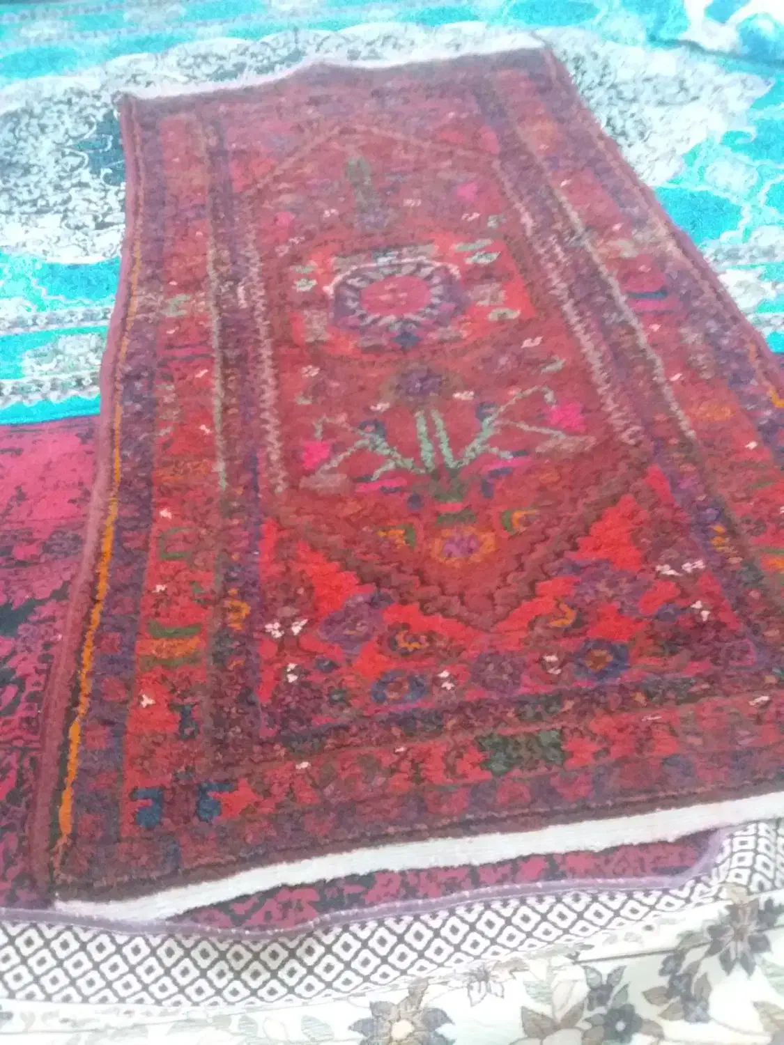 فرش دست بافت قدیمی سنگین باطرح زیباجفت|فرش|محمدیه-قزوین, |دیوار