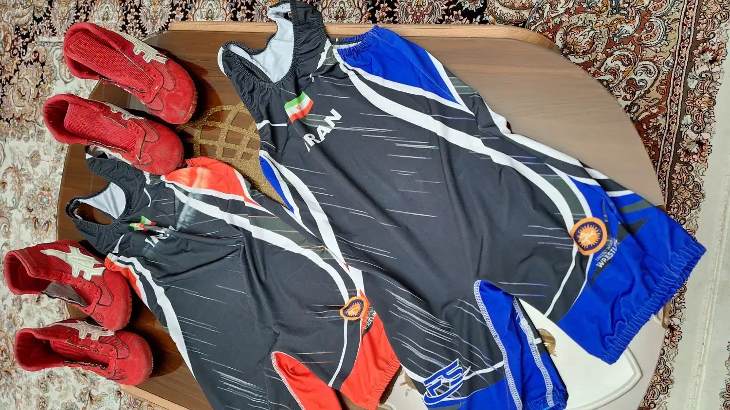 کفش و دو بنده کشتی|کفش و لباس بچه|ری, فیروزآبادی|دیوار