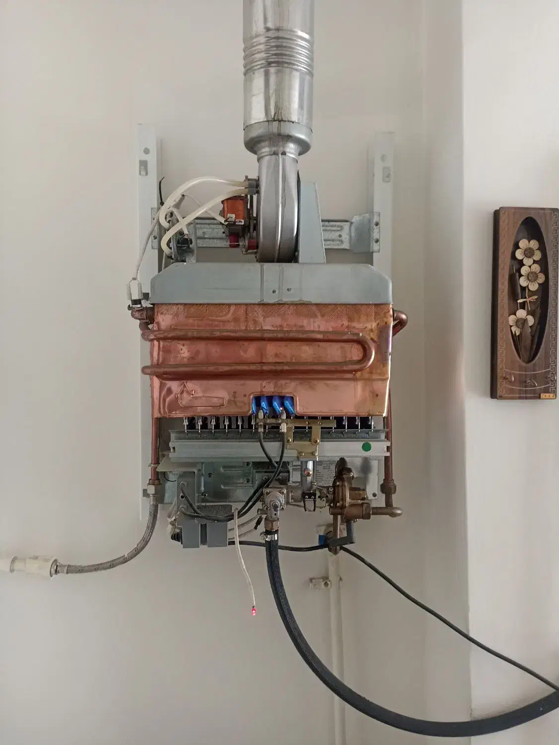 تعمیرپکیج‌آبگرمکن‌لباسشویی‌‌بخاری‌لوله‌کشی‌یخچال|خدمات پیشه و مهارت|سنندج, |دیوار