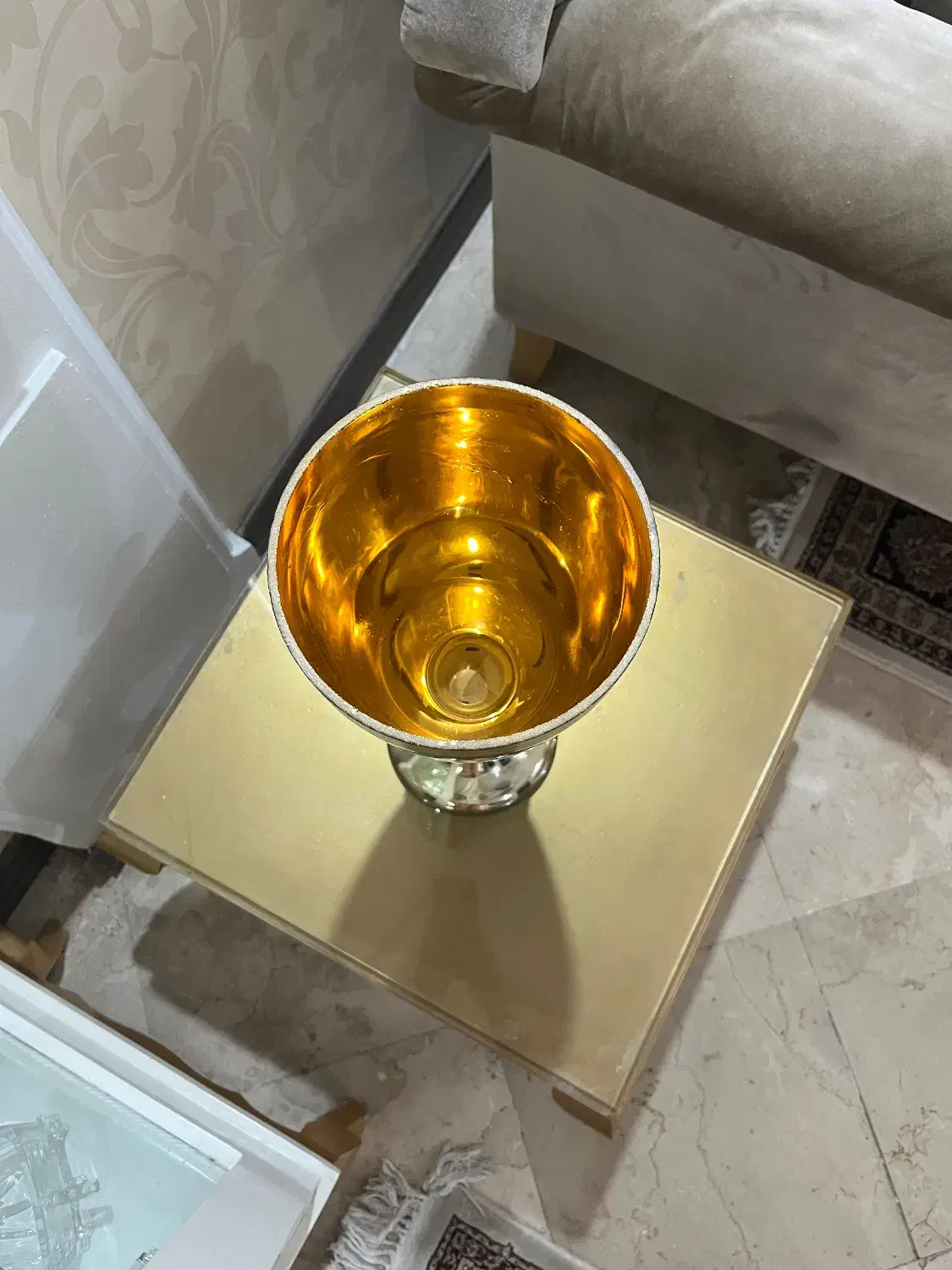 گلدان شیشه ای طلایی|صنایع دستی و سایر لوازم تزئینی|تهران, قنات‌کوثر|دیوار