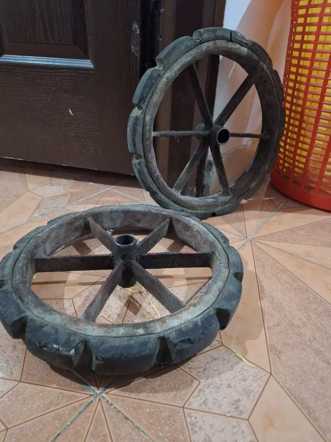 چرخ گاری|ابزارآلات|رشت, تازه آباد|دیوار