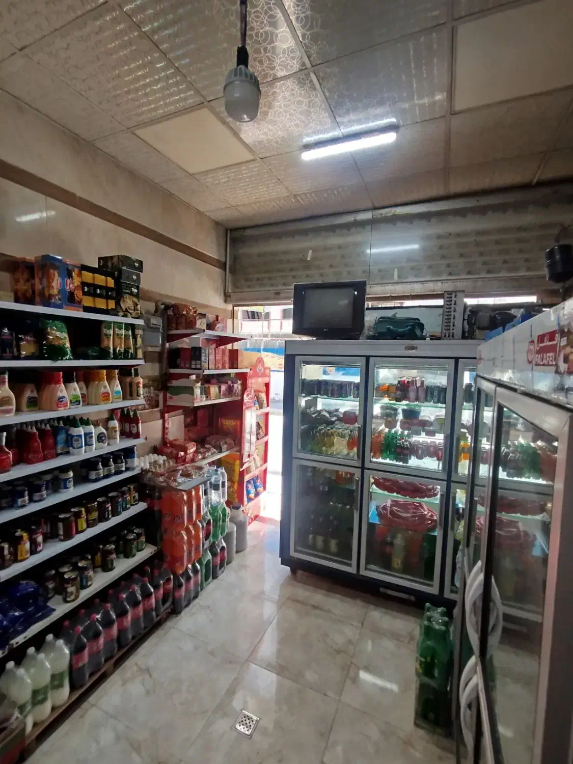 اجاره مغازه ۲۰ متری خ مینایی|اجارهٔ مغازه و غرفه|تهران, کیانشهر|دیوار