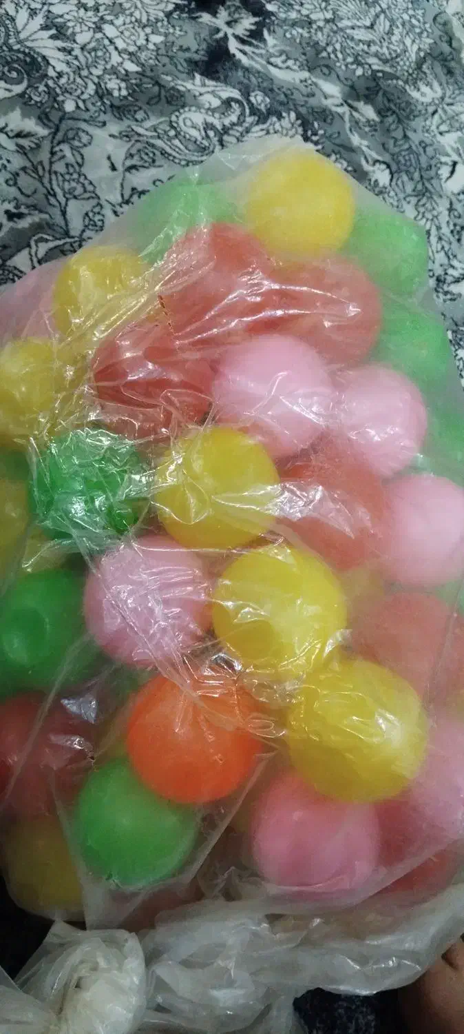 تعدادی توپ بازی|اسباببازی بچه|شاهینشهر, شهرک هشت بهشت|دیوار