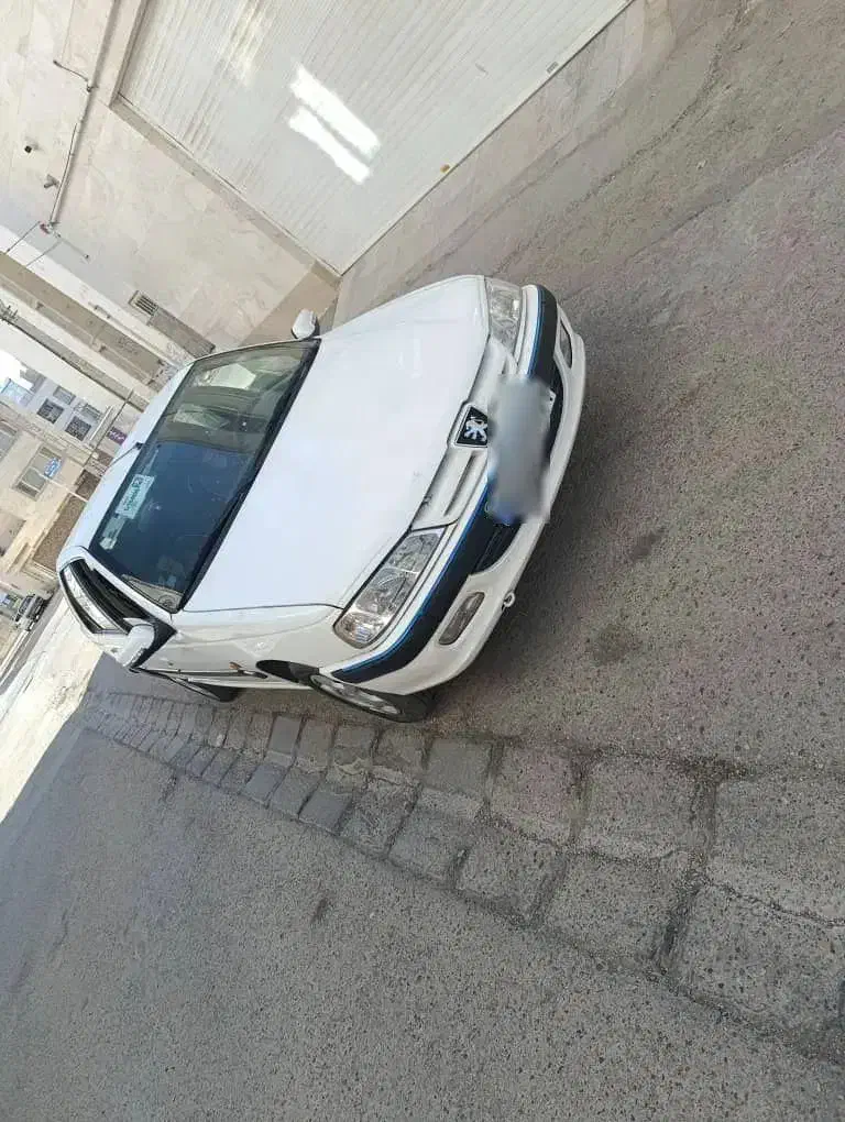 پژو پارس مدل ۹۸ فابریک|خودرو سواری و وانت|شیراز, شهرک گلستان شمالی|دیوار