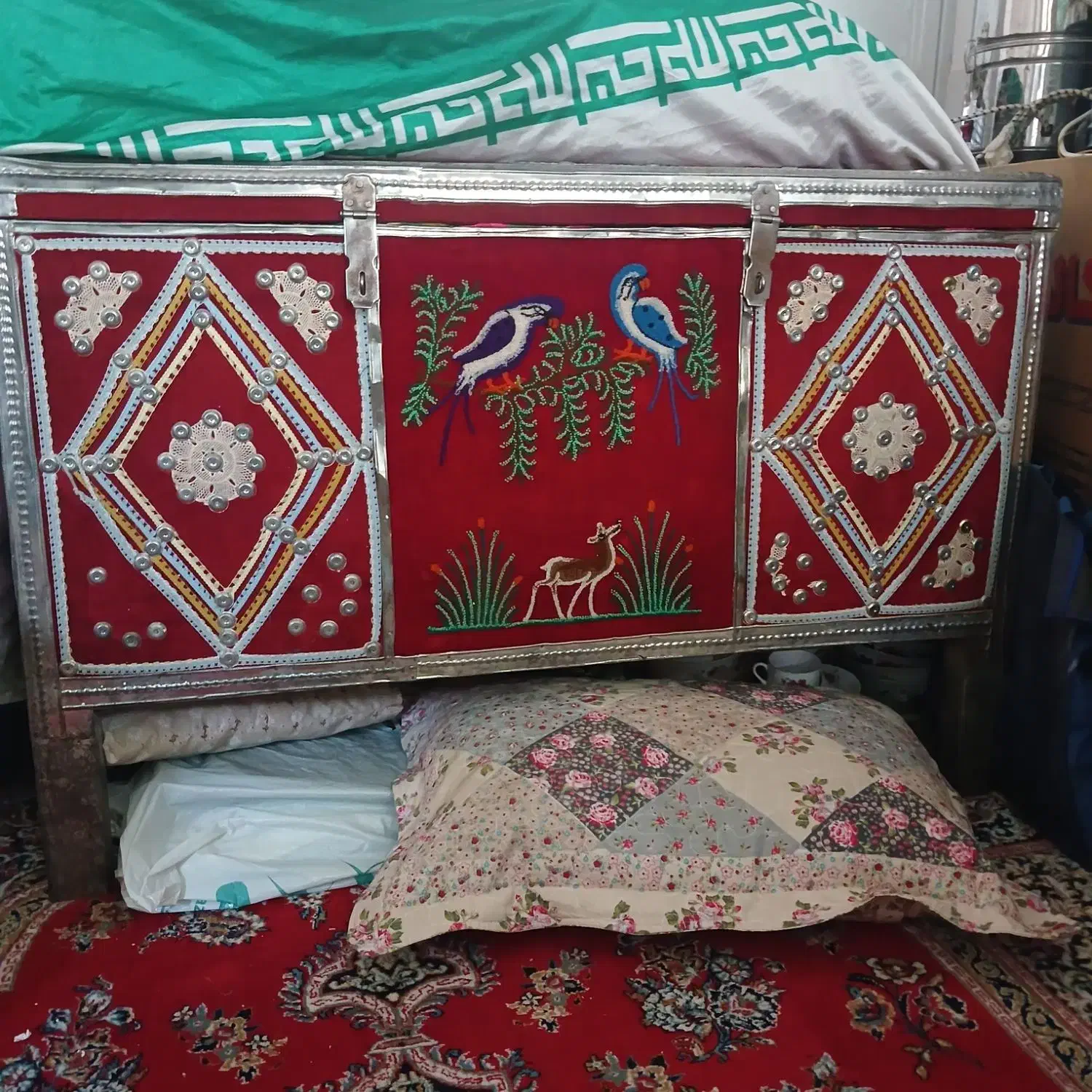 صندوق قدمت دارد قدیمی|کلکسیون اشیاء عتیقه|بافق, |دیوار