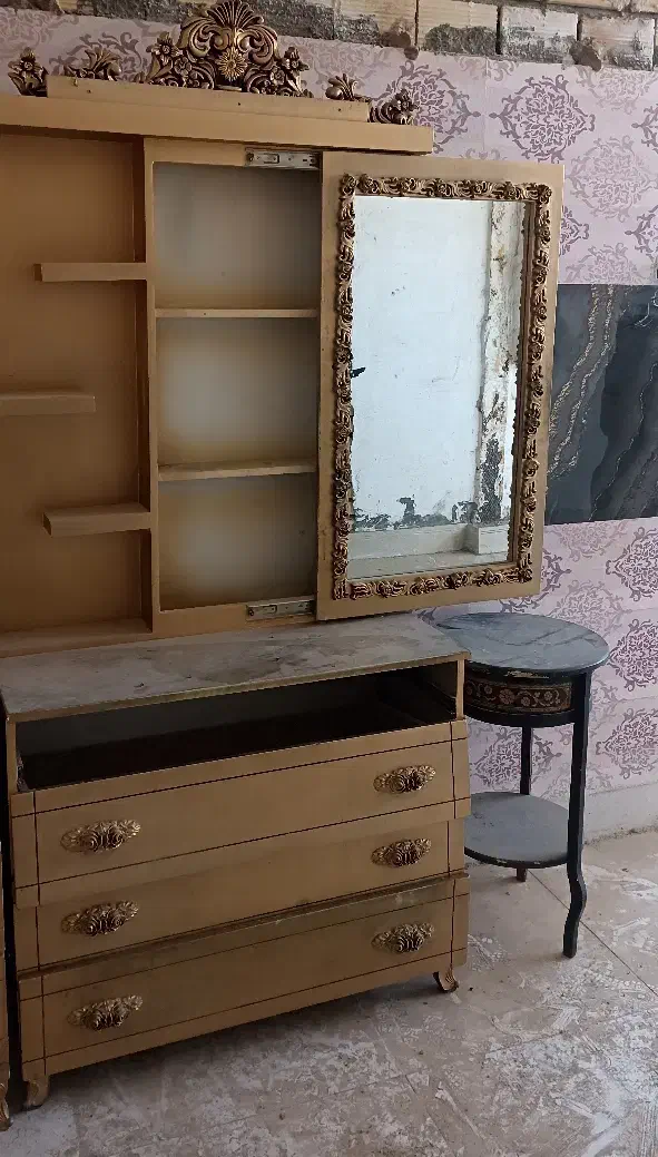 کمد|جاکفشی، کمد، دراور|مشهد, شیرحصار|دیوار