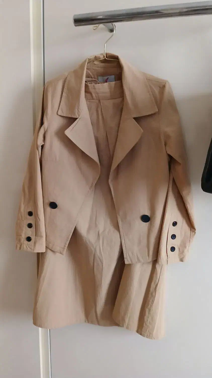 کت و دامن نو|لباس|شهریار, رامین|دیوار