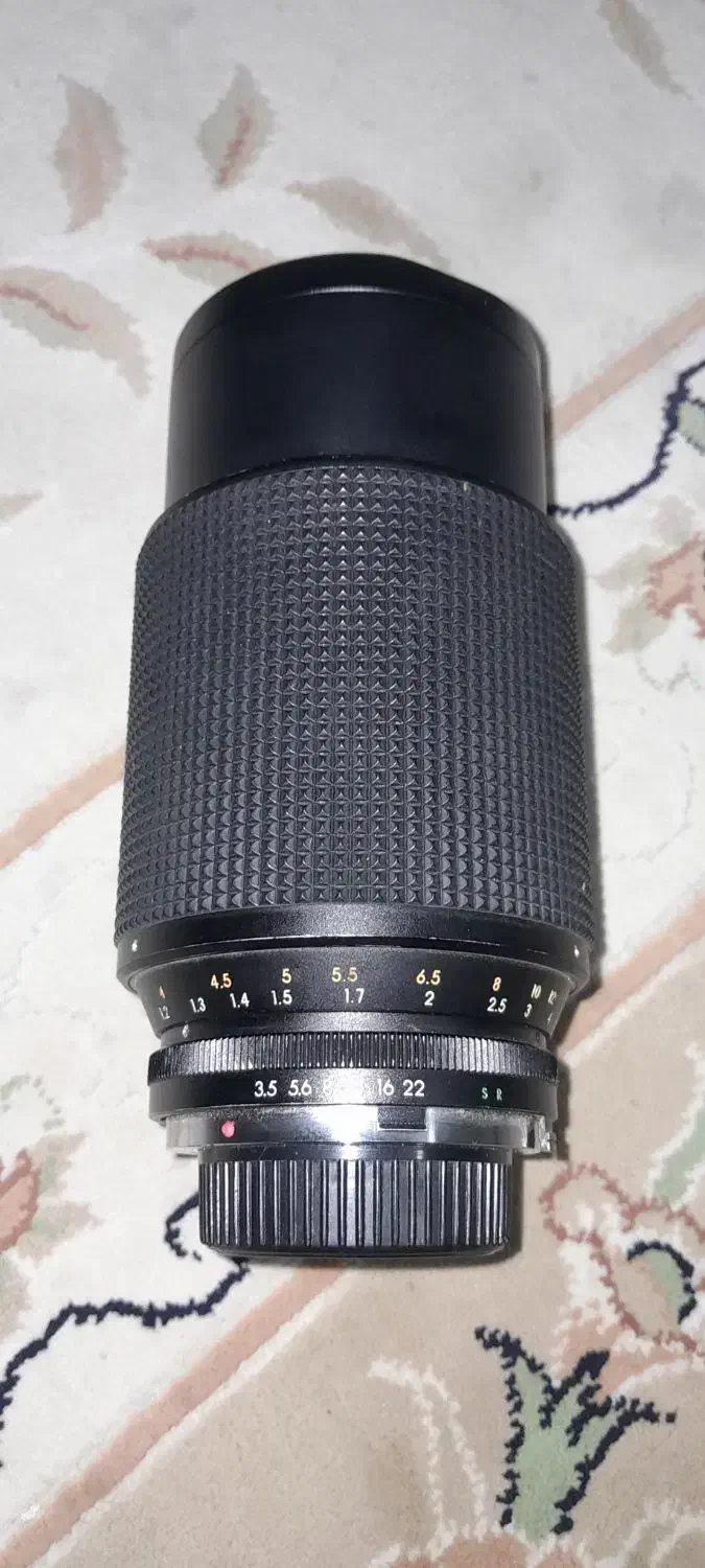 لنز دوربین|دوربین عکاسی و فیلم‌برداری|رباط‌کریم, رباط‌کریم|دیوار