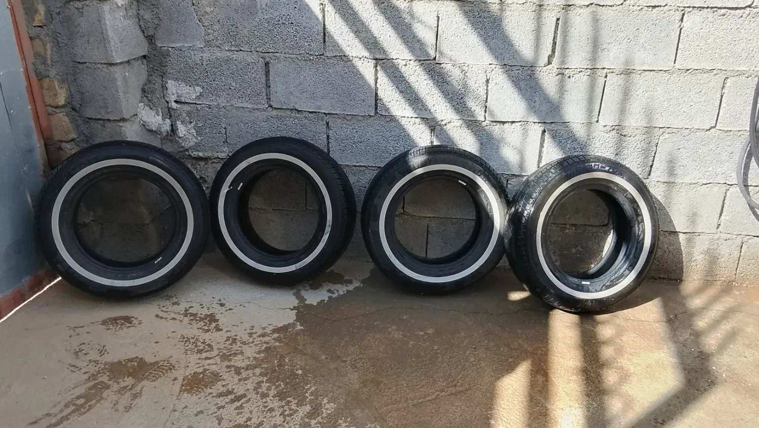 لاستیک پیکان دور سفید|قطعات یدکی و لوازم جانبی|جوانرود, |دیوار